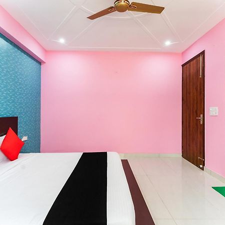 Capital O Harish Residency Otel Gurgaon Dış mekan fotoğraf