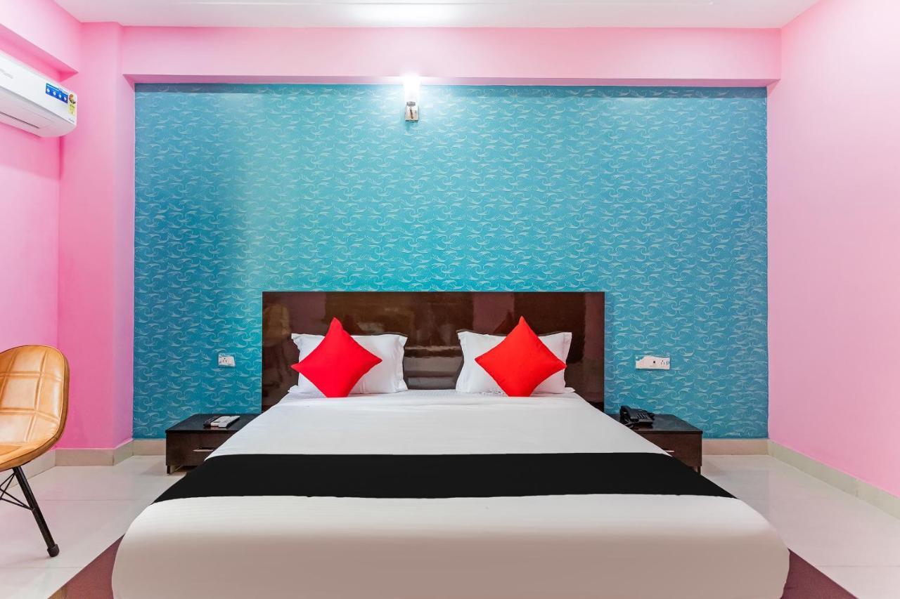 Capital O Harish Residency Otel Gurgaon Dış mekan fotoğraf
