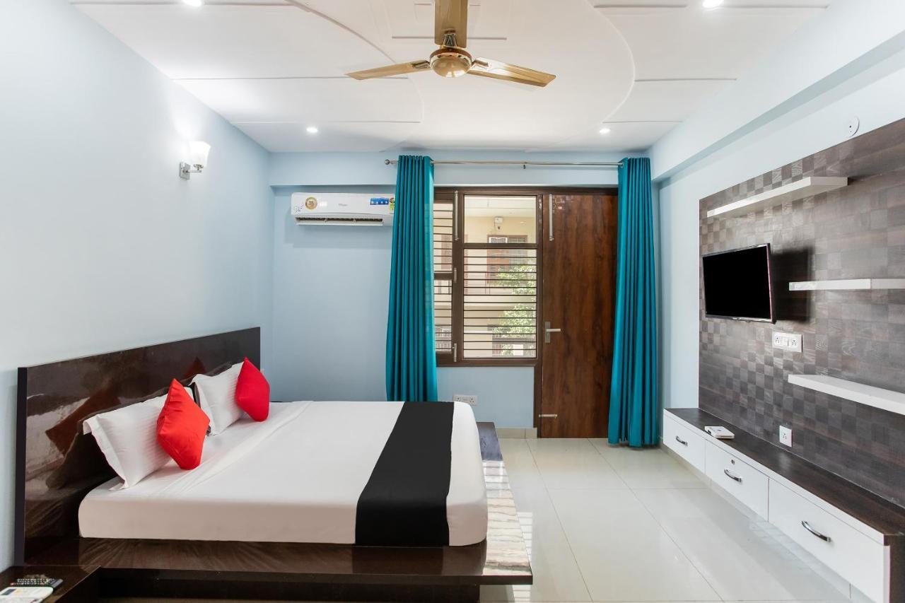 Capital O Harish Residency Otel Gurgaon Dış mekan fotoğraf