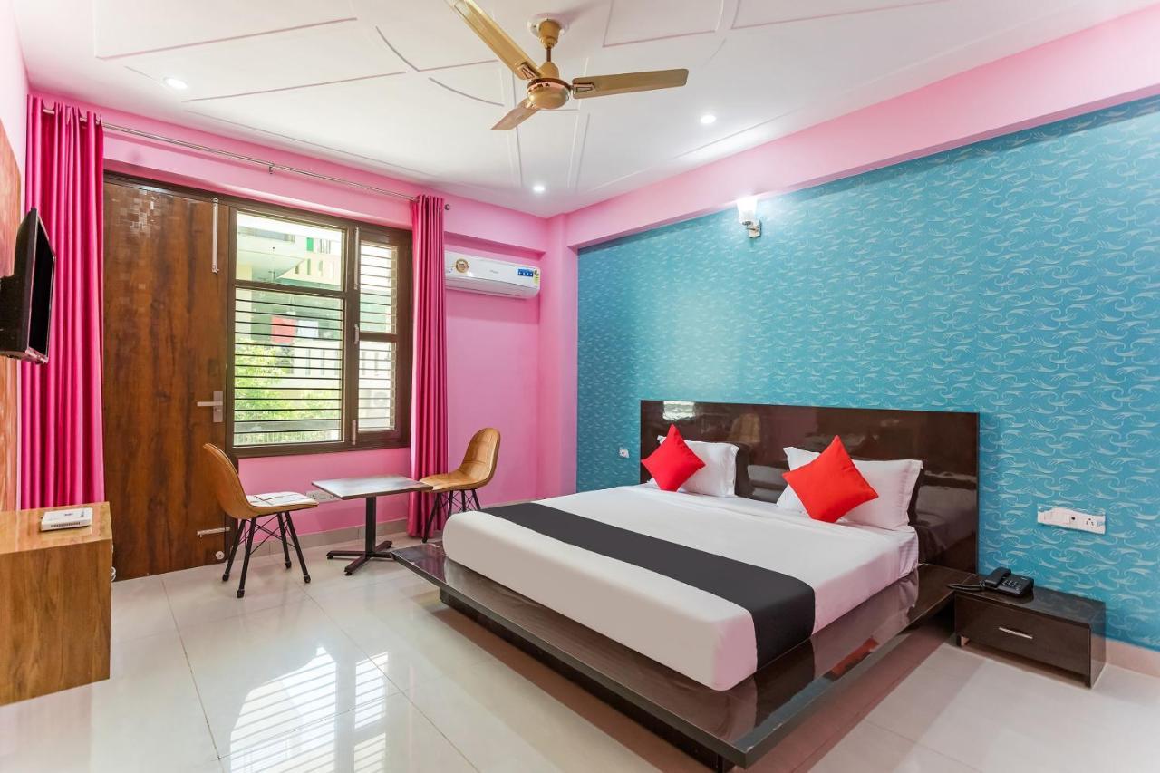 Capital O Harish Residency Otel Gurgaon Dış mekan fotoğraf