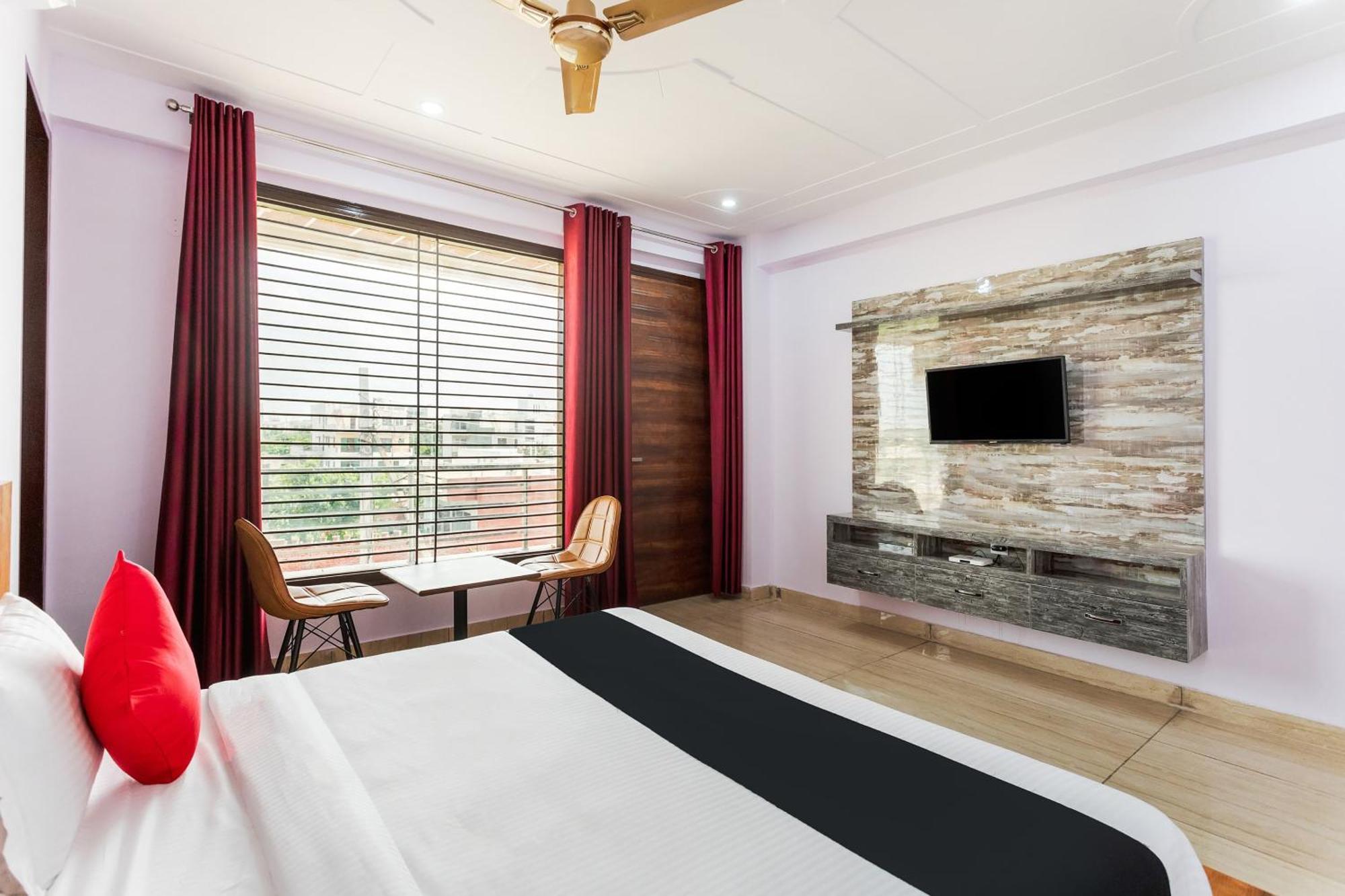 Capital O Harish Residency Otel Gurgaon Dış mekan fotoğraf