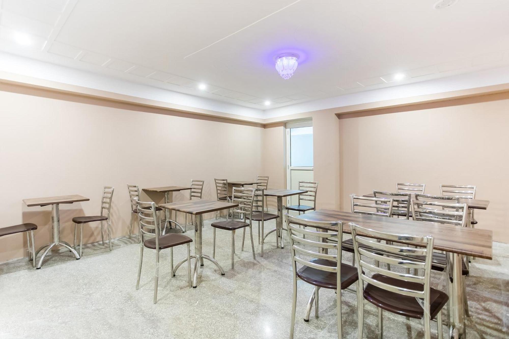 Capital O Harish Residency Otel Gurgaon Dış mekan fotoğraf