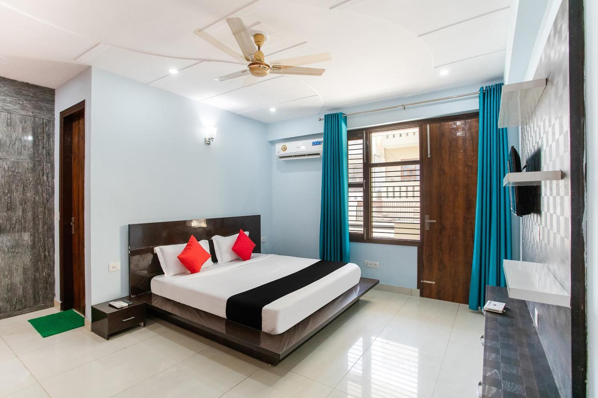 Capital O Harish Residency Otel Gurgaon Dış mekan fotoğraf